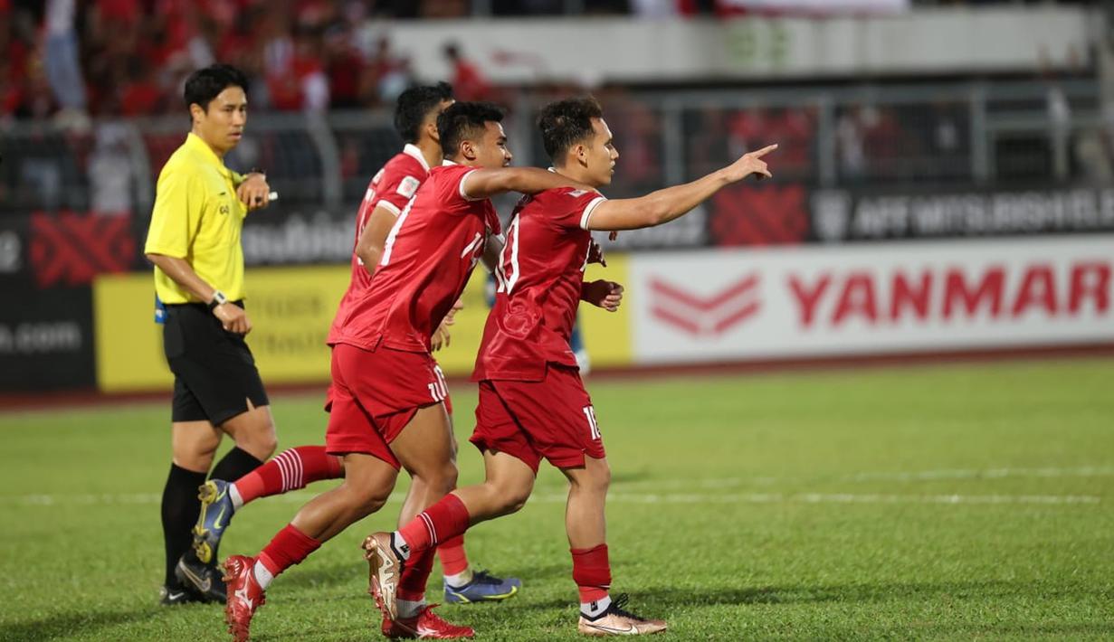 Pesepak bola Timnas Indonesia Egy Maulana Vikri melakukan selebrasi usai mencetak gol ke gawang Brunei Darussalam dalam pertandingan Grup A Piala AFF 2022 di Stadion Kuala Lumpur, Malaysia, Senin (26/12/2022). Indonesia mengalahkan Brunei Darussalam dengan skor 7-0. (Liputan6.com/PSSI)