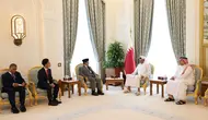 Presiden terpilih Prabowo Subianto menemui Emir Qatar, Sheikh Tamim bin Hamad Al Thani di Istana Amiri Diwan, Doha, Qatar, Rabu, (15/5/2024). (Merdeka).