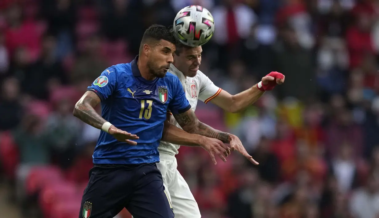 Emerson Palmieri dipercaya pelatih Roberto Mancini untuk tampil dalam laga semifinal Piala Eropa 2020 saat melawan Spanyol. Emerson yang mempunyai andil membawa Timnas Italia ke babak final sudah tampil 3 kali dengan 174 menit bermain. (Foto: AP/Pool/Frank Augstein)