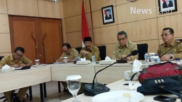 PNS Pemkot Tangerang Selatan (Tangsel), baru-baru ini mengunggah surat terbuka untuk Presiden Joko Widodo atau Jokowi di media sosial. PNS bernama Kemal MS itu menyebutkan, ada dugaan mutasi atau rotasi jabatan di Pemkot yang tidak profesional.
