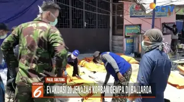 Tim menggunakan hagglund, kendaraan khusus milik PMI untuk mengevakuasi jenazah ke rumah sakit guna diidentifikasi.