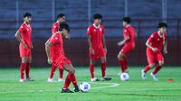 Timnas Indonesia U-17 menggelar sesi latihan jelang menghadapi Vietnam pada laga terakhir Grup A Piala AFF U-17 2026. (Bola.com/M Iqbal Ichsan)