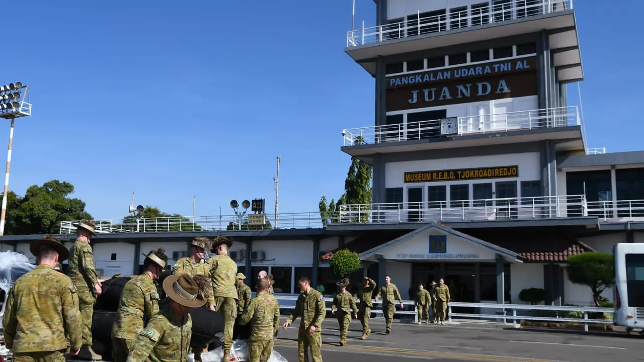81 prajurit Angkatan Darat Australia tiba di Markas Komando (Mako) Pangkalan Udara Angkatan Laut (Lanudal) Juanda, Surabaya. (Istimewa)