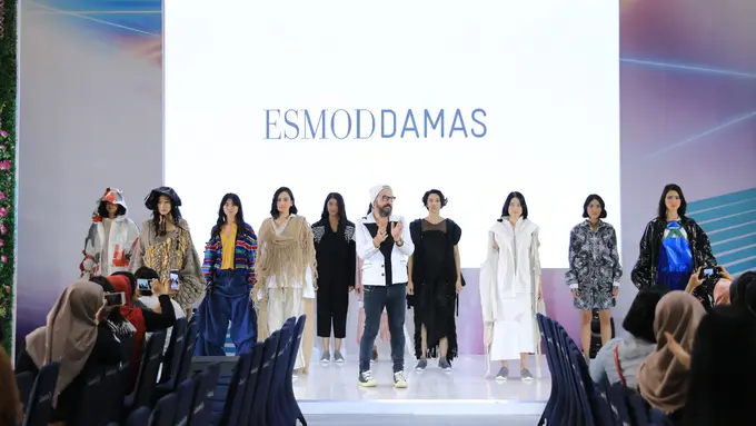 Parade Busana Street Style Bertemakan Urban Sport dari ESMOD Jakarta di Fimela Fest 2018