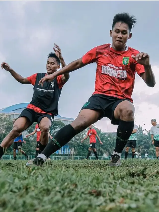 7 Potret Latihan Persebaya Jelang Pertandingan Lawan Persib di Piala Presiden 2022