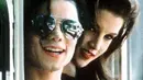 Lisa Marie Presley menikah dengan Michael Jackson dari tahun 1994 hingga 1996. (Daily Mirror)