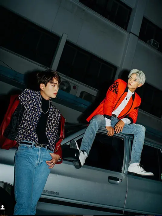 Tampilan yang berbeda pun hadir dalam album 1of1, kali ini boy band SHINee akan mengusung tema retro. Jadi tak heran jika personilnya nanti akan mengenakan baju jadul. (Instagram/shine.1of1)