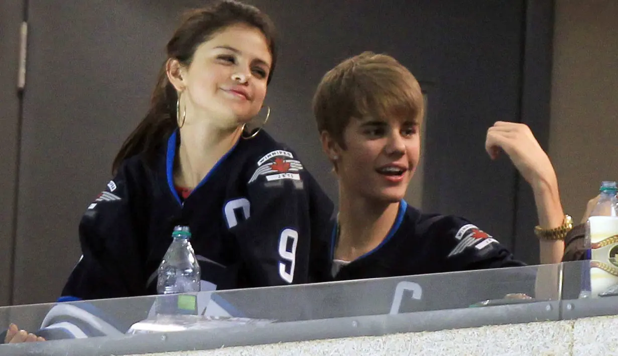 "Apapun yang terjadi, Justin tetap menghormati dan mencintai Selena," lanjut sumber. (HawtCelebs)