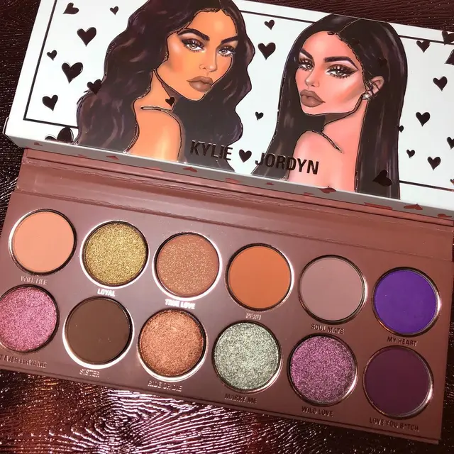 Produk kosmetik kolaborasi Kylie Jenner - Jordyn Woods (Instagram/ jordynwoods - https://www.instagram.com/p/Bnww4d6H50b/)