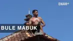  Diduga Mabuk, seorang WNA asal Australia naik ke atap hotel dan berteriak-teriak. Polisi akhirnya melakukan evakuasi dan membawa ke RS.