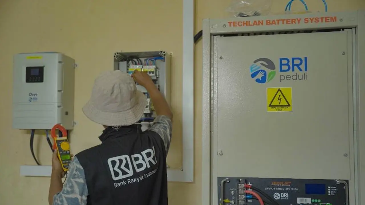 BRI Peduli Salurkan Ribuan Perangkat Surya, Bantu Aktivitas Desa dan Warga Terdampak Bencana