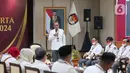 Ketua KPU RI Hasyim Asy'ari memberikan keterangan di Gedung Komisi Pemilihan Umum (KPU) RI, Jakarta, Senin (1/8/2022). Pendaftaran calon partai politik (parpol) peserta Pemilu dimulai tanggal 1 hingga 14 Agustus 2022. Pada hari pertama partai yang mendaftar yakni PDIP, PKS, PKP, Partai Reformasi, Partai Nasdem, Partai Prima, Perindo, dan PBB. (Liputan6.com/Angga Yuniar)