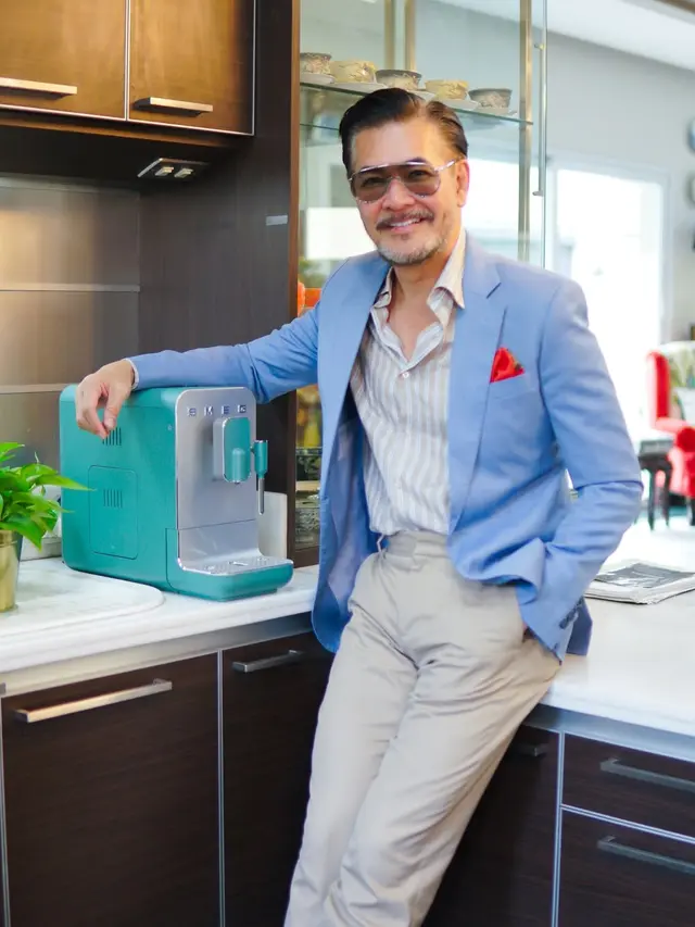 6 Outfit Pria ala Ferry Salim, Inspirasi Gaya Pria Usia 50-an yang Stylish Abis