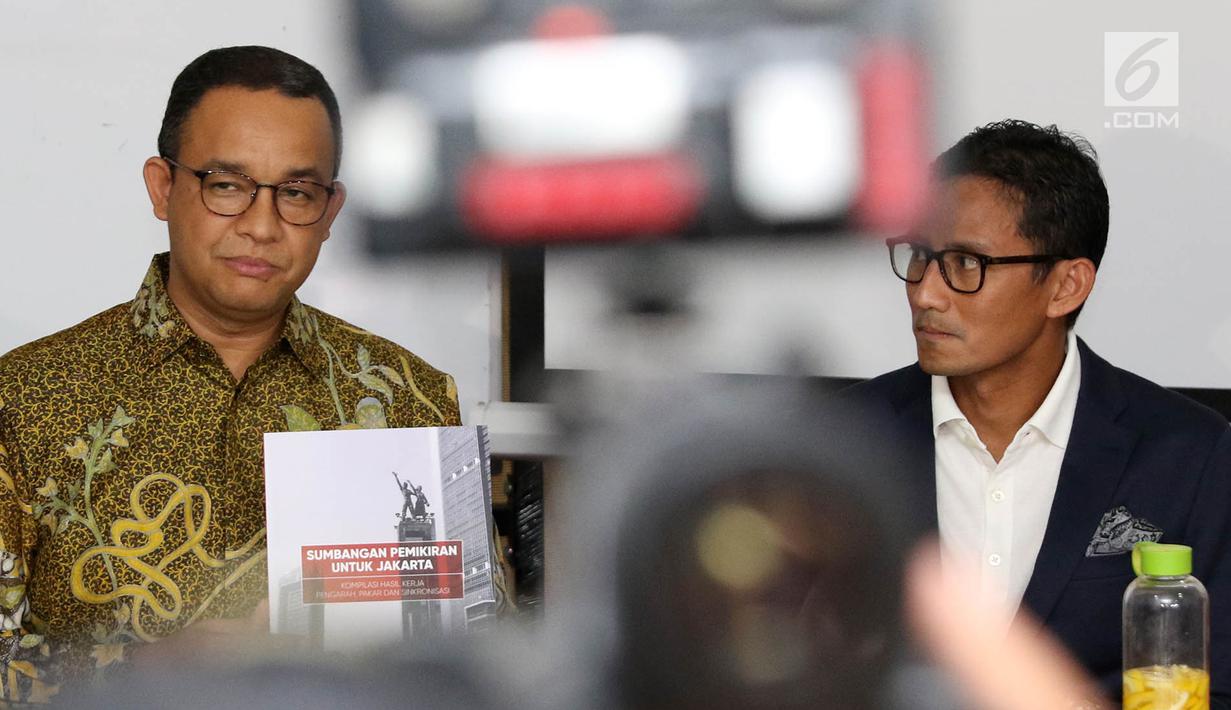 PHOTO: Anies-Sandi Terima Laporan Hasil Kerja Tim Sinkronisasi
