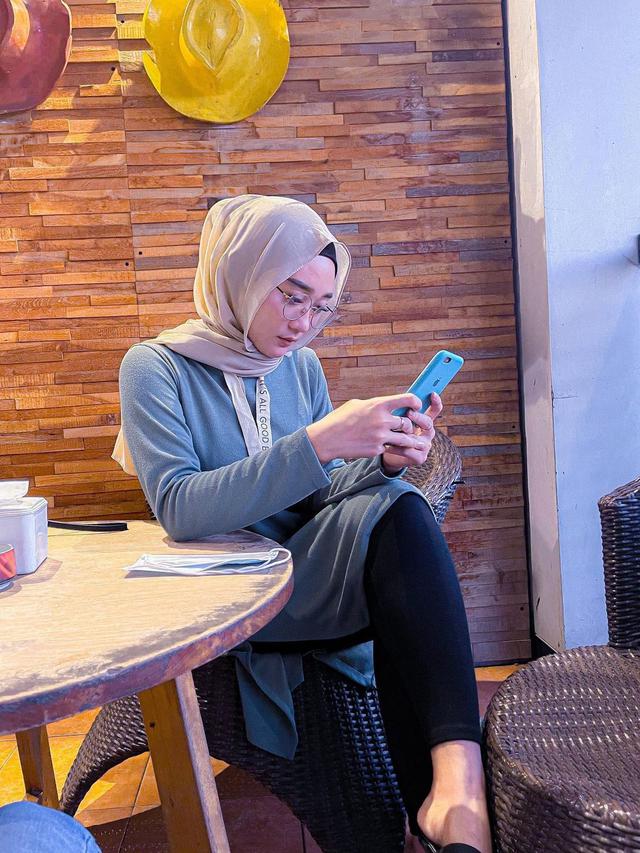 Disebut Mirip Livy Renata, Ini 6 Gaya Difarina Difarina Indra Saat Pakai Hijab