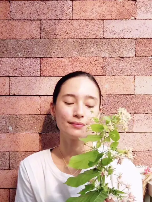 Tatjana ingin memberi pesan pada perempuan lain untuk lebih mencintai diri sendiri. [Instagram.com/tatjanasaphira]