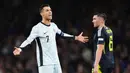 Cristiano Ronaldo tampak frustrasi setelah gagal mencetak gol ke-907. (Andrew Milligan/PA via AP)