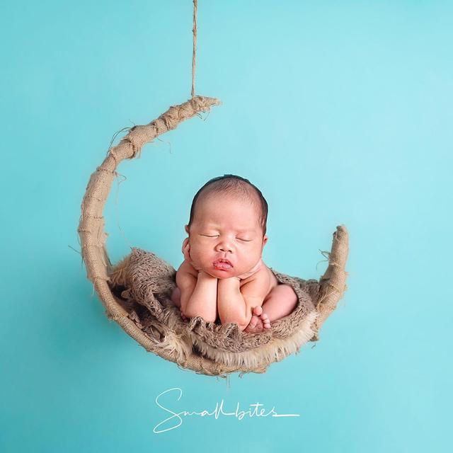 6 Gaya Pemotretan Baby Athar, Anak Citra Kirana yang Curi Perhatian