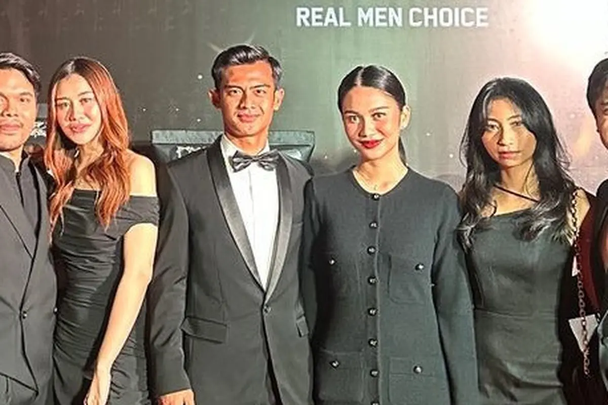 Tampilan Formal Azizah Salsha dan Pratama Arhan