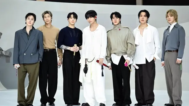 BTS Tampilkan Sentuhan Korea di Acara Amerika Serikat. Dok. [@fallontonight/@toddowyoung]