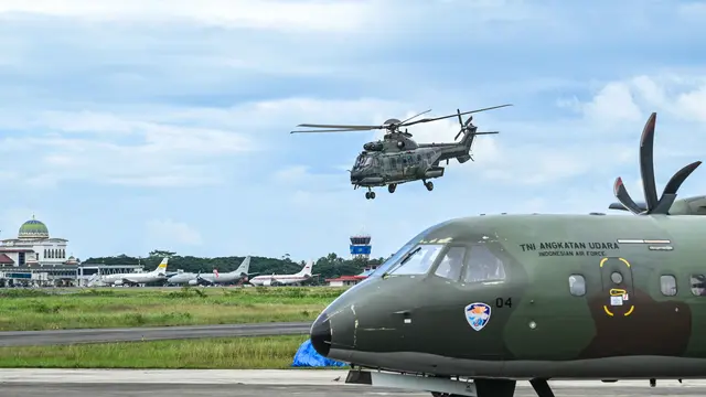 Pesawat dan Helikopter Tulang Punggung Distribusi Bantuan Bencana Banjir Bandang Sumatera