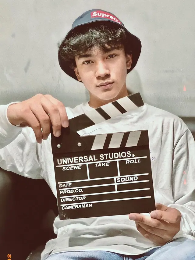 7 Pesona Emyr Razan, Aktor Baru yang Gabung di Dari Jendela SMA