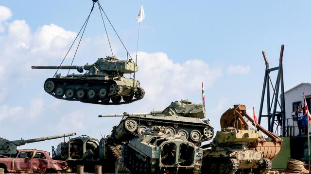 Lebanon Tenggelamkan 10 Tank di Mediterania