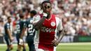 Steven Bergwijn. Sayap kiri Belanda berusia 25 tahun ini tercatat pernah 2,5 musim membela Tottenham Hotspur mulai tengah musim 2019/2020 higga akhir musim 2021/2022. Sempat menjadi andalan sebelum kedatangan Antonio Conte pada awal musim 2021/2022, ia akhirnya hengkang setelah lebih banyak dicadangkan saat dibesut Antonio Conte. Bersama Ajax Amsterdam yang dibelanya sejak awal musim 2022/2023 ia telah tampil dalam 24 laga di semua ajang dengan torehan 11 gol dan 4 assist. (AFP/ANP/Maurice van Steen)