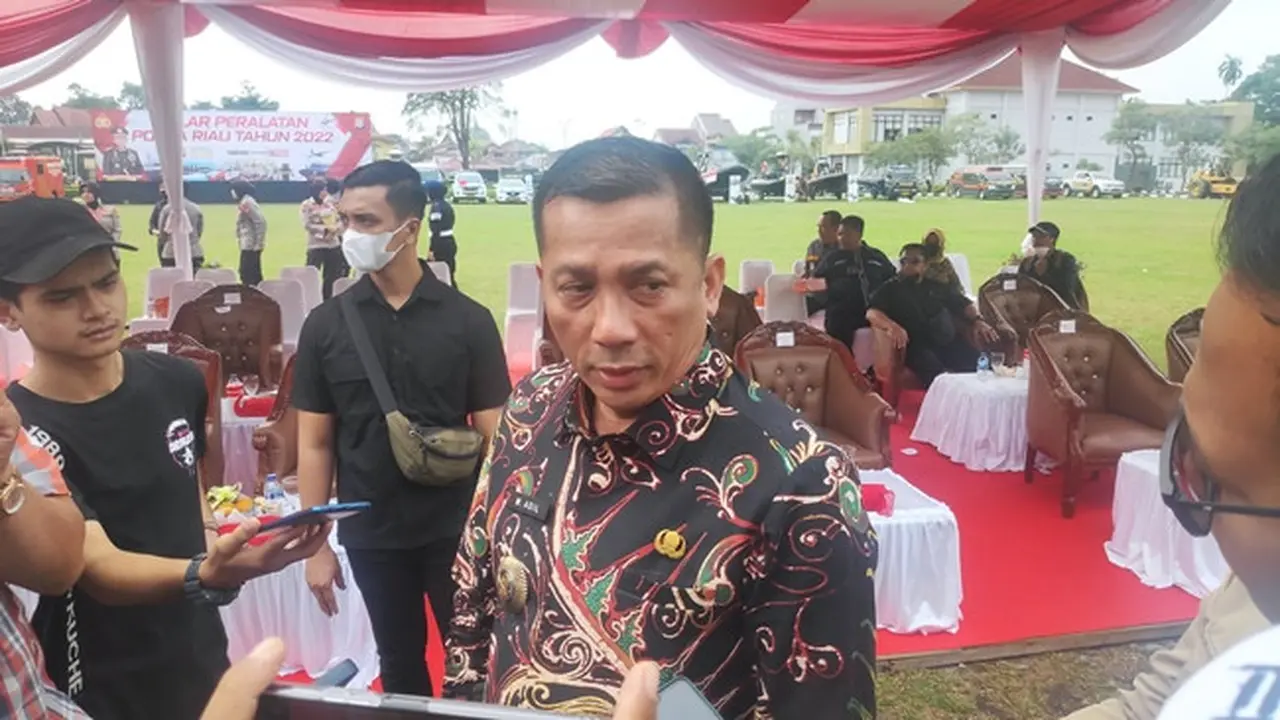 Bupati Meranti Muhammad Adil sewaktu belum ditangkap oleh Komisi Pemberantasan Korupsi.