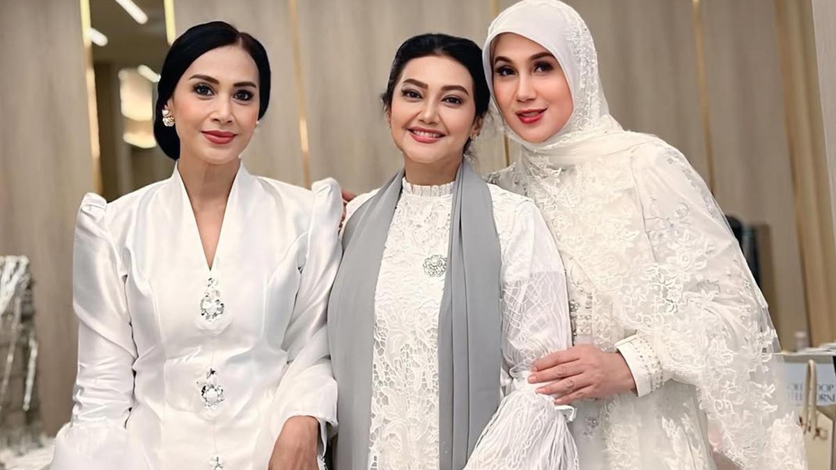 6 Potret Bella Saphira, Diah Permatasari dan Marini Zumarnis di Acara Pengajian, Tampil Memukau