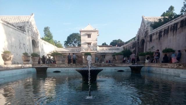 Taman Sari Bangunan Heritage Perpaduan Eropa China Dan