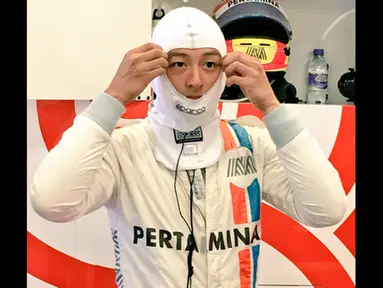 Pebalap Manor Racing asal Indonesia, Rio Haryanto, berada di posisi ke-20 latihan bebas pertama F1 GP Hungaria di Sirkuit Hungaroring, Budapest, Jumat (22/7/2016). Rio Haryanto mencatat waktu 1 menit 27,012 detik. (Bola.com/Twitter/Manorracing)
