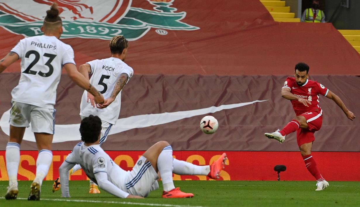 Ditopang kaki kiri yang kuat, Salah makin mempesona dengan kecepatannya. Kelebihannya melakukan sprint pendek memungkinkannya untuk melakukan pergerakan yang sangat mengancam di belakang pertahanan lawan. (Foto: AFP/Pool/Paul Ellis)