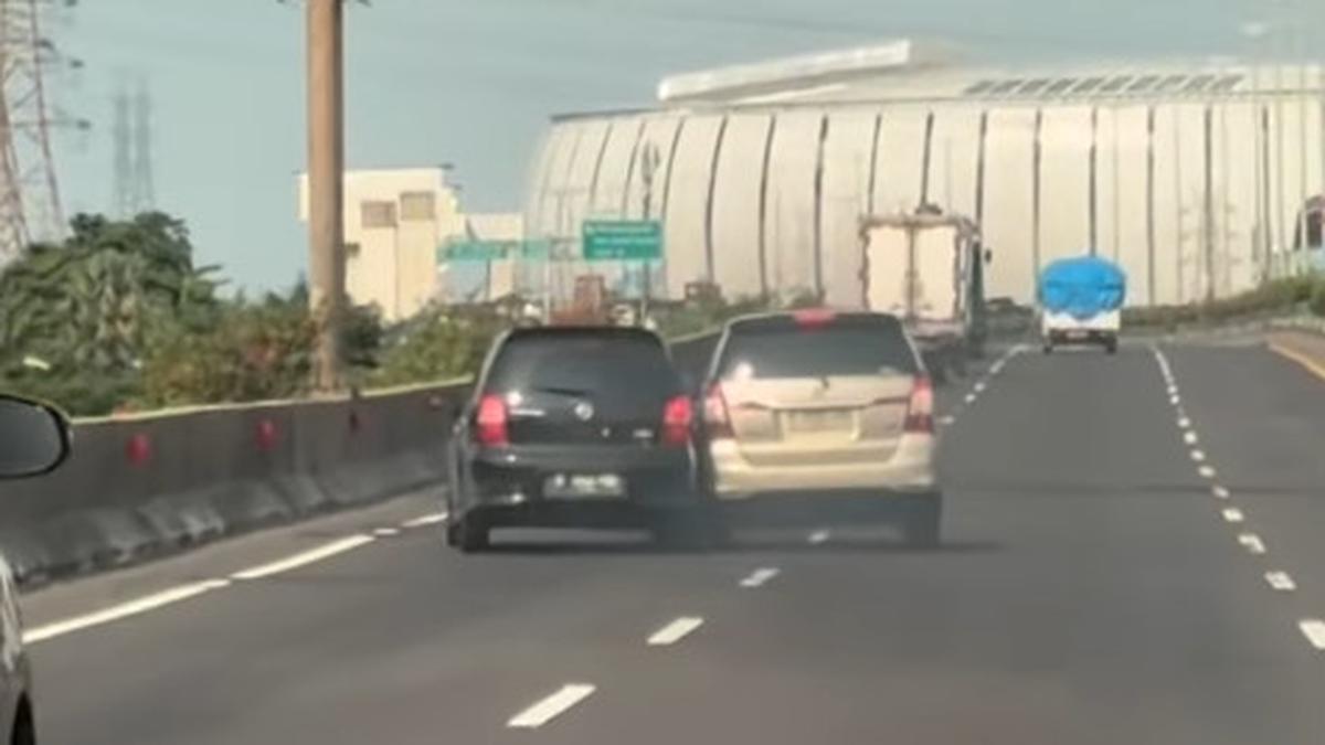 Viral Aksi Kejar-kejaran Innova vs Livina di Tol Pelabuhan Arah Priok, Adu Bodi hingga Tutup Jalan