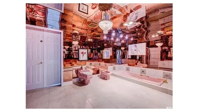 6 Potret Desain Kamar Mandi Ini Unik Banget, Bikin Geleng Kepala