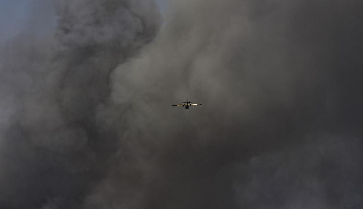 <p>Dokter juga memperingatkan orang tua dengan kondisi kesehatan yang lebih buruk memiliki risiko yang lebih tinggi. (Spyros BAKALIS/AFP)</p>