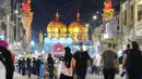 <p>Lailatulqadar adalah satu malam penting yang terjadi pada bulan suci Ramadhan, yang dalam Alquran digambarkan sebagai malam yang lebih baik dari seribu bulan. (AP Photo/Hadi Mizban)</p>
