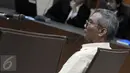 Terdakwa kasus dugaan korupsi pengadaan UPS, Alex Usman saat Sidang Tuntutan di Pengadilan Tipikor, Jakarta, Kamis (3/3/2016). JPU menuntut hukuman 7 tahun dengan denda Rp 500 juta subsider 6 bulan kurungan. (Liputan6.com/Helmi Afandi)