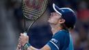 Reaksi petenis Australia, Alex de Minaur usai melakukan pukulan pada pertandingan babak keempat melawan Daniil Medvedev (Rusia) pada kejuaraan tenis AS Terbuka, Senin, 4 September 2023, di New York. (AP Photo/Eduardo Munoz Alvarez)