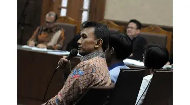 Gubernur Sumatera Utara nonaktif Gatot Pujo Nugroho menjadi saksi untuk terdakwa eks Sekretaris Jenderal Partai Nasdem Patrice Rio Capella. Gatot bersaksi untuk Rio dalam sidang kasus dugaan suap 'pengamanan'‎ terkait perkara dugaan korupsi Dana Bantuan S