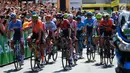 Peserta saat mengikuti Tour de France (TdF) 2019 dari kota Brussels, Belgia (7/7/2019). 50 tahun yang lalu Eddy Merckx dari Belgia memenangkan Tour de France pertamanya, untuk menyoroti hari itu, Tur dimulai dari Brussel. (Liputan6.com/HO/Arie Asona)