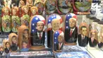 Boneka yang disebut Matryoshki ini merupakan buah tangan asal rusia yang paling popular dan banyak dicari.
