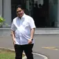 Mantan Ketua TKN Jokowi-Ma'ruf pada Pilpres 2019 Erick Thohir tiba di Kompleks Istana, Jakarta, Senin (21/10/2109). Kedatangan Erick Thohir berlangsung jelang pengumuman menteri Kabinet Kerja Jilid II oleh Presiden Joko Widodo atau Jokowi. (Liputan6.com/Angga Yuniar)