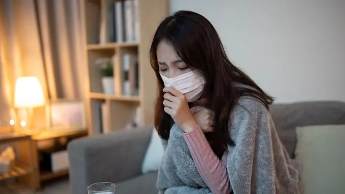 Nggak Harus Bikin Rebahan, Ini 4 Tips Redakan Gejala Flu dan Batuk Saat Lagi Sibuk-sibuknya