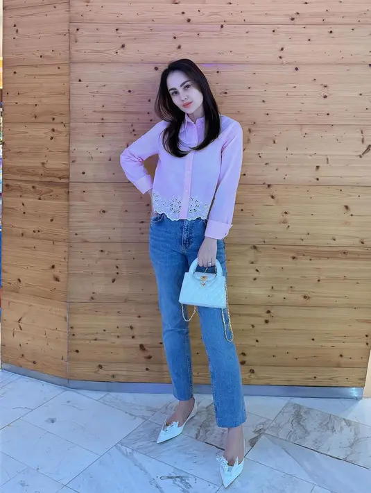 Selain menjalani prosedur operasi, sosok yang akrab disapa Jeje ini juga rajib berolahraga. [Foto: Instagram/jeje_haris89]