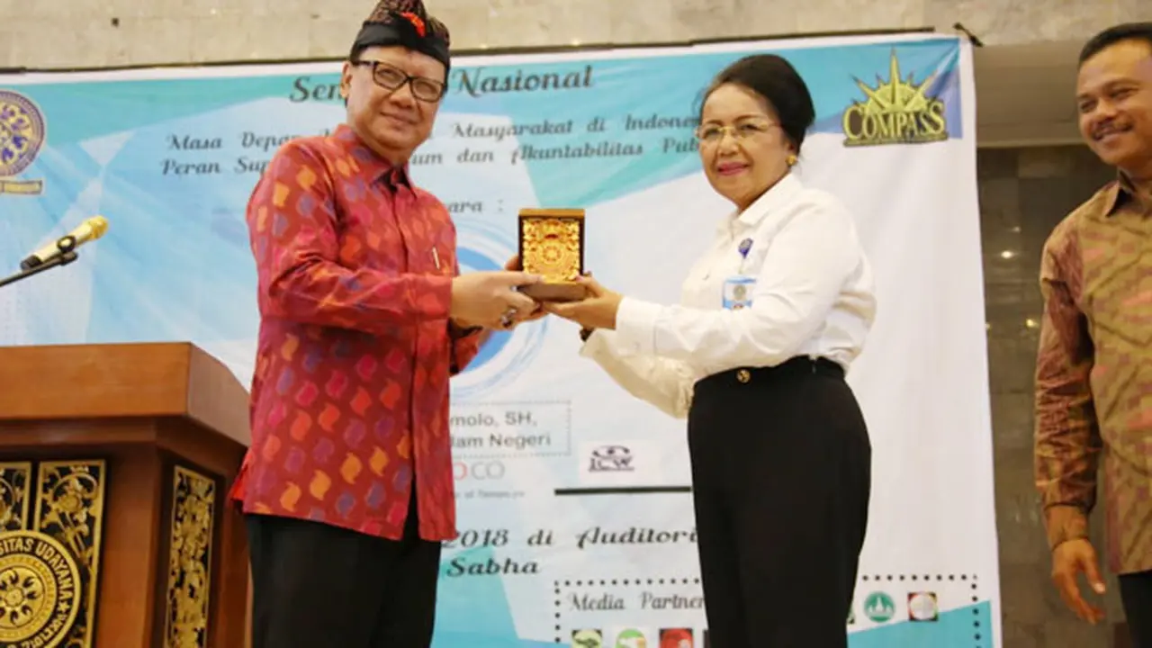 Mendagri Ajak Menyisihkan Waktu Sejenak untuk Memanjatkan Doa Tulus Buat Para Pahlawan