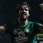 Pemain Persebaya, Aryn Williams. (Bola.com/Aditya Wany)