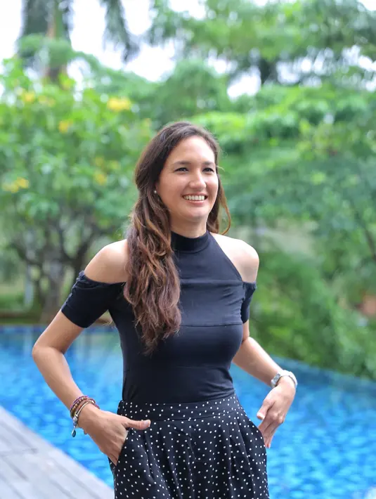 Dimas Anggara dan Nadine Chandrawinata