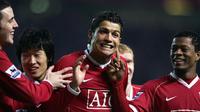 Cristiano Ronaldo menjadi bintang MU saat mengalahkan Wigan Athletic di Liga Inggris, 26 Desember 2006. (AFP/Paul Ellis)