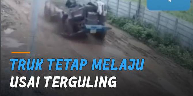 VIDEO: Apes Tapi Kocak, Truk Tetap Melaju Usai Terguling